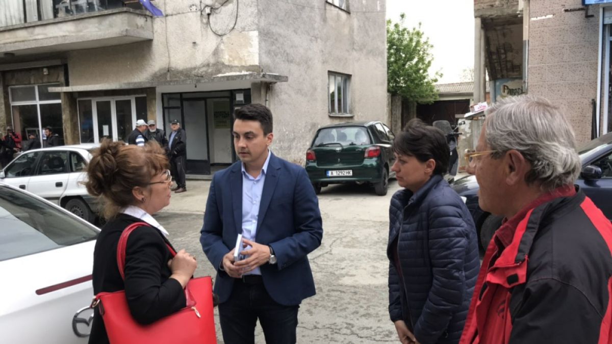 Момчил Неков: Държавата трябва да гарантира доходите на...