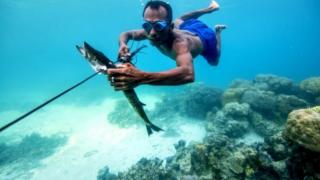 Морските цигани Банджао си пукат тъпанчетата, за да могат да се...