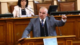 Манев: БСП излъгаха хората, че вотът на недоверие е заради тях, правят го за...