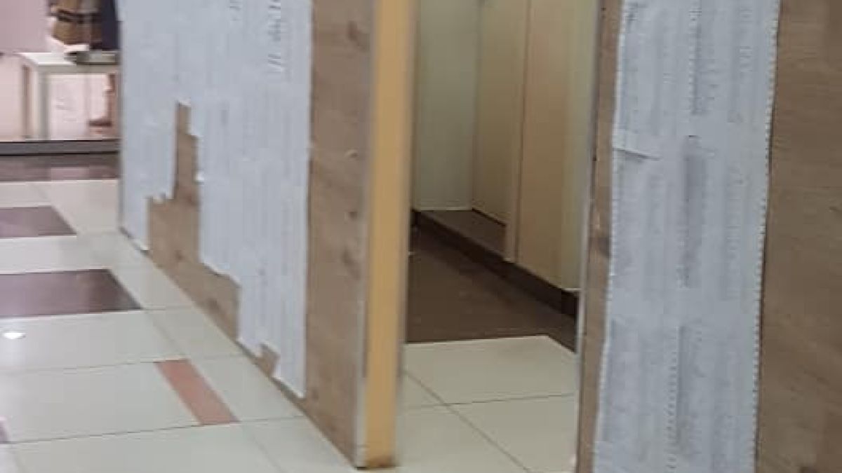 СНИМКИ от столичен мол втрещиха мрежата! Точно там ли трябваше да сложат...