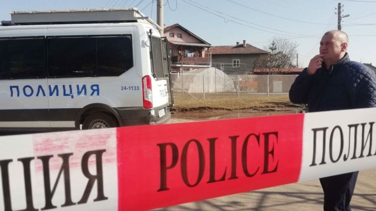 Зловещо! 14-годишният син на убитата Милена видял кървави следи в...