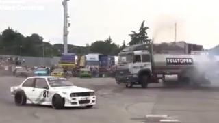 Уникално зрелище: BMW Е30 срещу бензиновоз в страхотен дрифт (ВИДЕО)