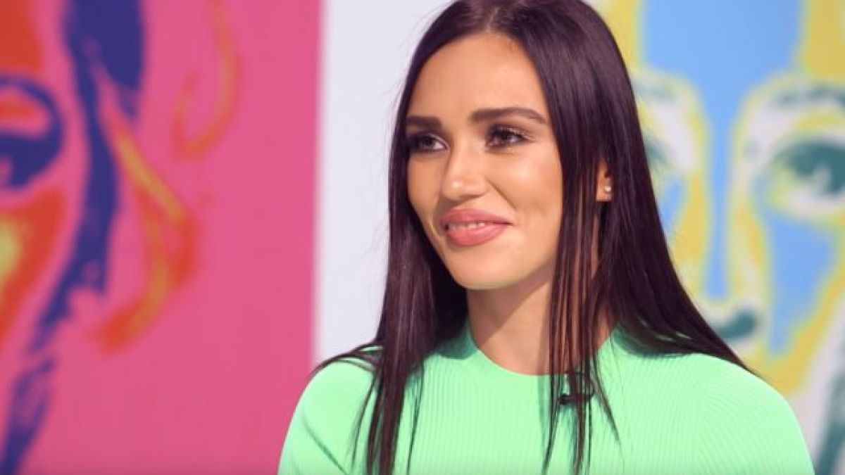 Руска певица нагорещи феновете с тази СНИМКА