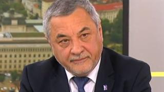 Блиц въпроси изненадаха Валери Симеонов, но и той захапа Ади Радева и Николаев 
