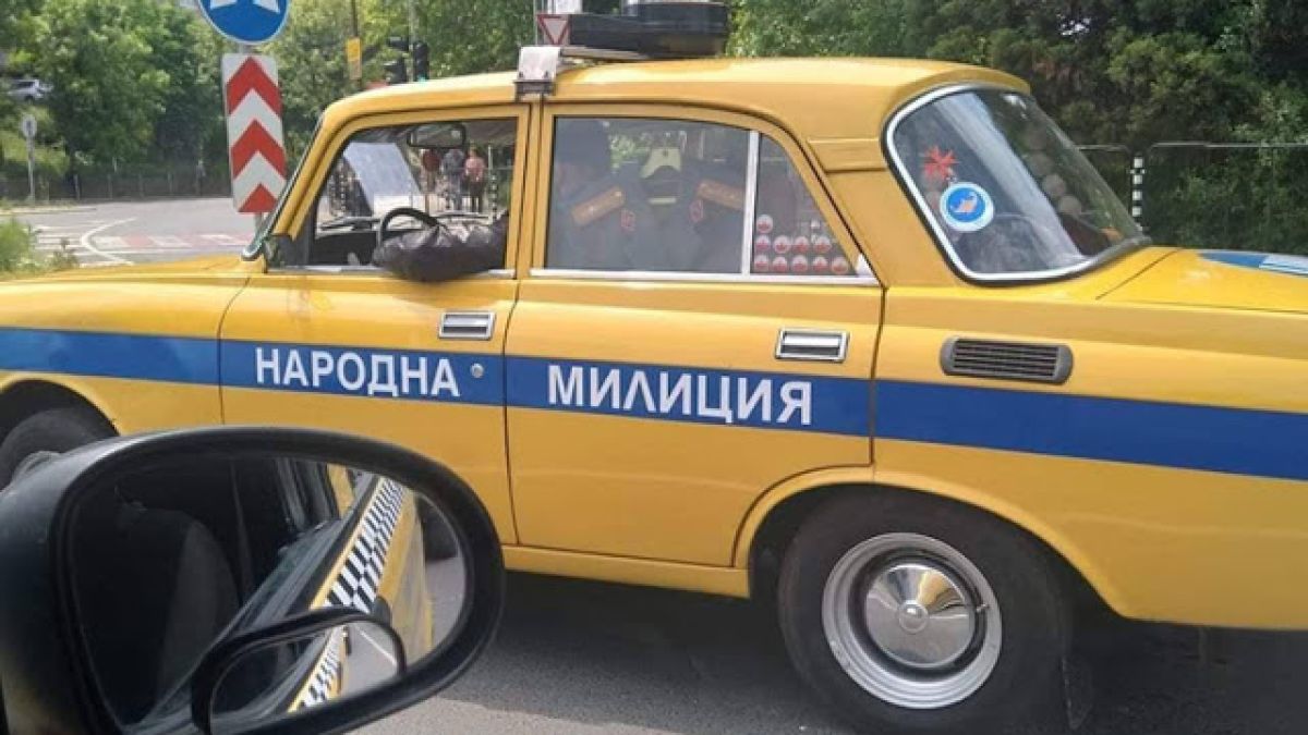 Шофьорът на това старо жълто соц возило ококори цял Кърджали (СНИМКА)