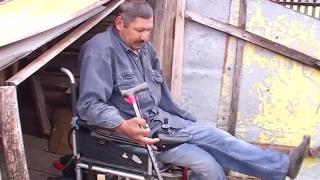 Глобиха човек без ръка и крака за неокосена морава