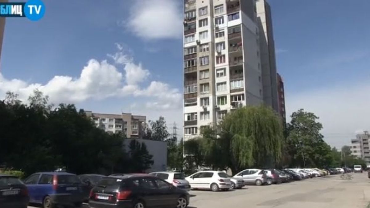 БЛИЦ TV: Няма да повярвате какво имат софиянци на покрива на олющена панелка 