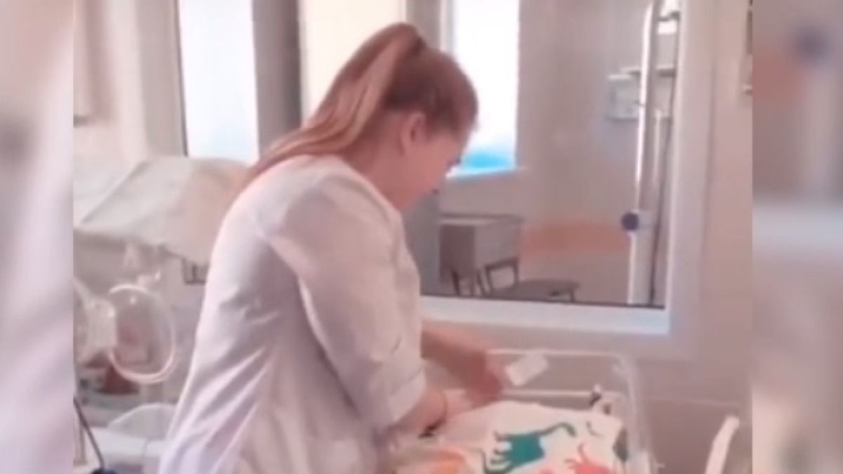 Мединиска сестра направи нещо много гнусно в родилния дом (ВИДЕО)