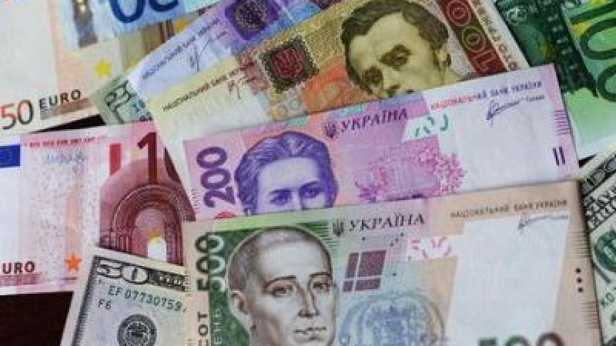 35 години ще се възстановява Украйна след съсипията при Порошенко