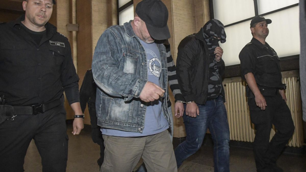 Ето ги тримата гардове, обвинени за жестокото убийство на жена в "Орландовци" (СНИМКИ)