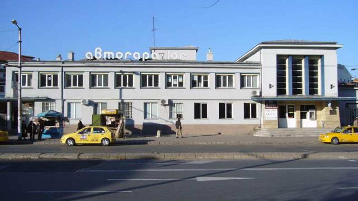 Извънредно! Евакуират пловдивската Автогара Юг заради...