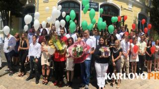 Амазонка и трактор събраха погледите на баловете в Подбалкана! (СНИМКИ)