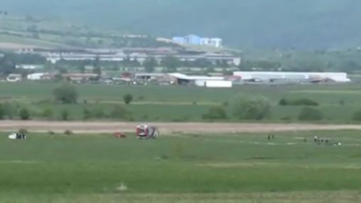 Първи СНИМКИ и ВИДЕО от зловещата авиокатастрофа с 2 трупа край Ихтиман