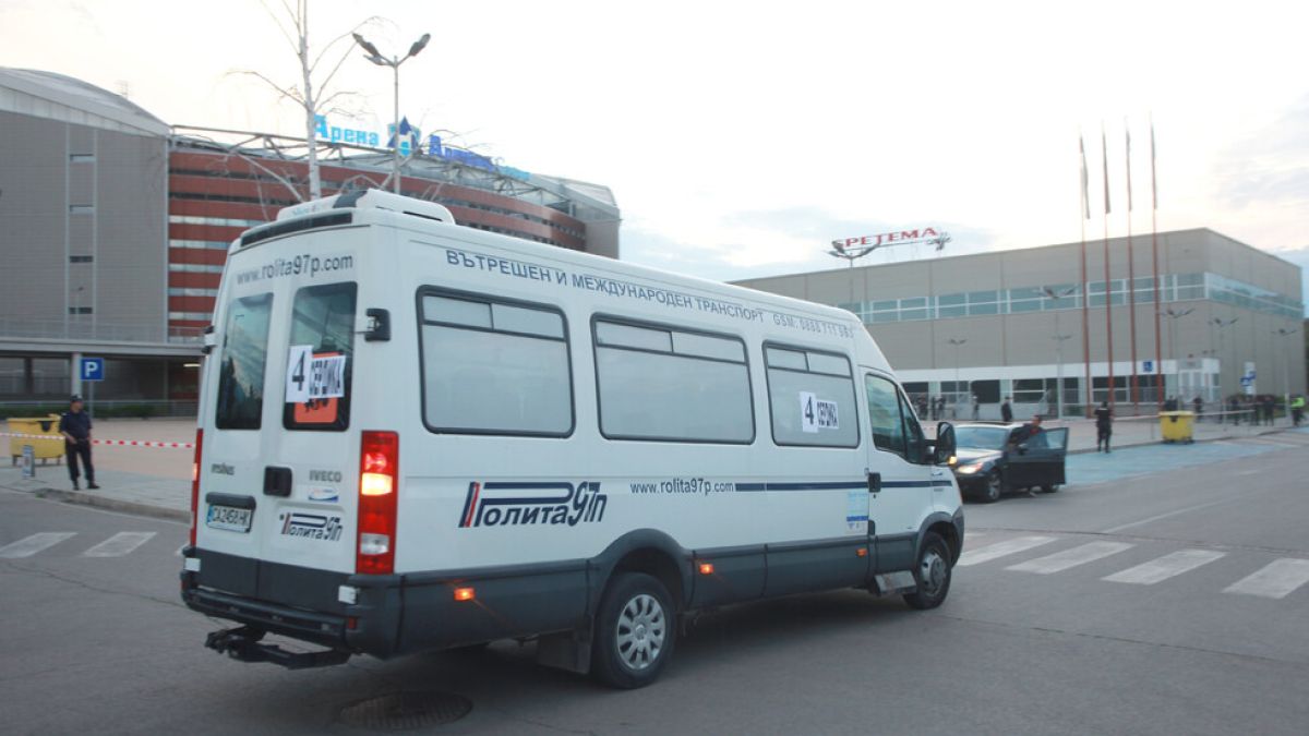 Започна се! Първите чували с бюлетини в „Арена Армеец” (СНИМКА)