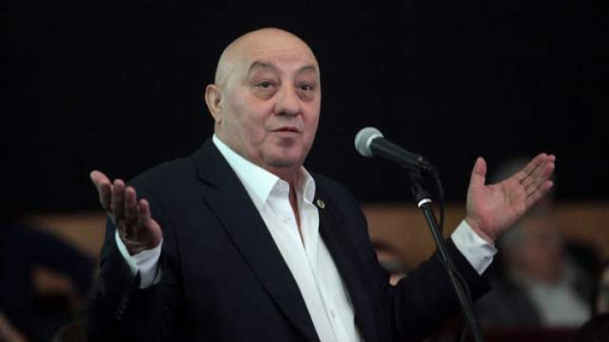 Председателят на пловдивското БСП: Нинова да подаде оставка!