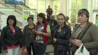 Кошмарна нощ във Враца! Членове на комисии припадаха, други спаха по автобуси