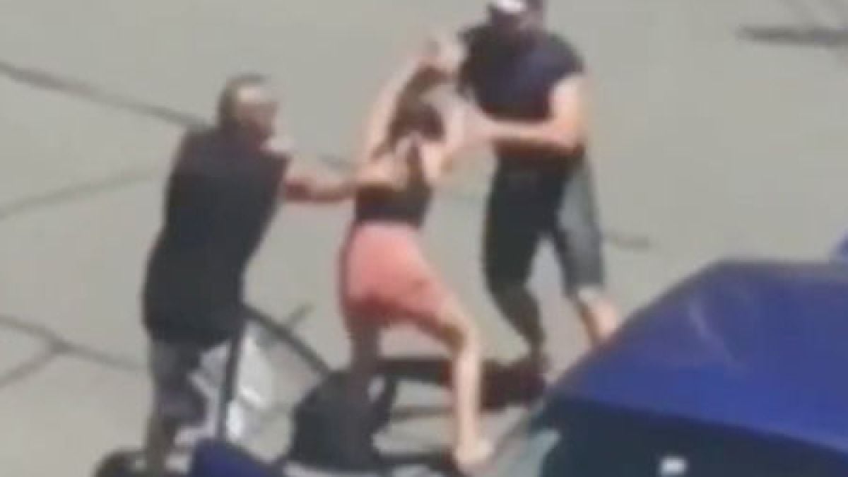 Безумна агресия в Бургас: Джигит смля от бой шофьорката Диана заради...