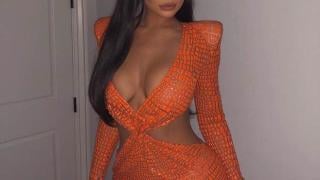 Тя без рокля ли е?! Кайли Дженър показа доста горещи СНИМКИ 