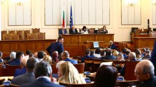 Горещи новини от парламента заради Су-25