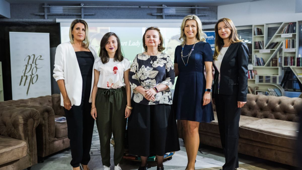 Програмата Smart Lady от Fibank с обучителна платформа за дамите