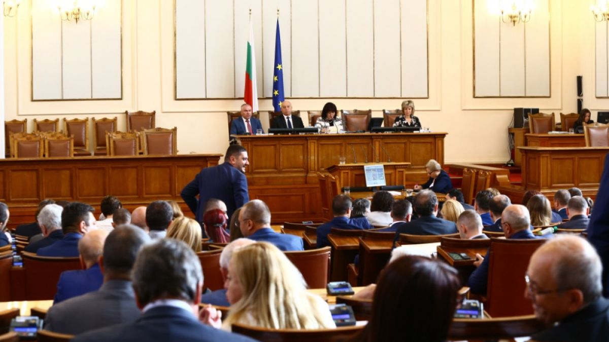 Дали ще има извънредно положение в България ще стане ясно до часове