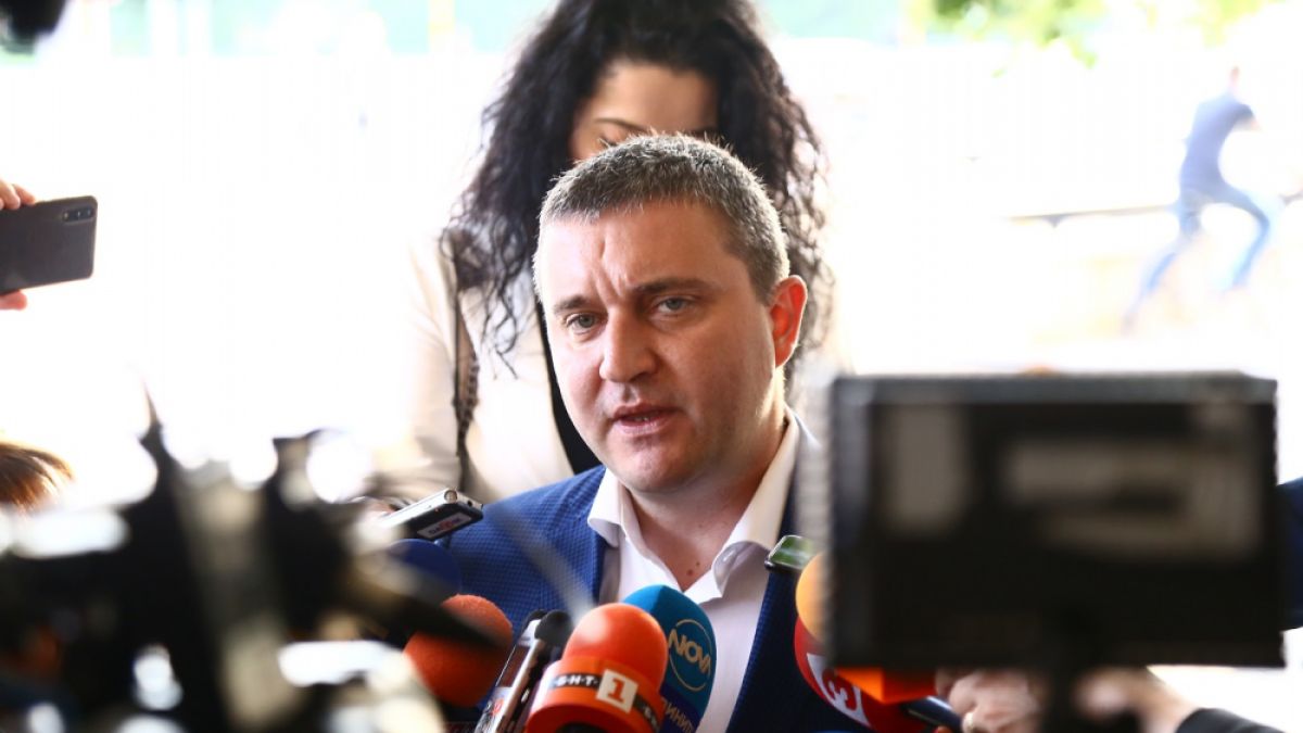 Владислав Горанов с важни думи остава ли плоският данък и за облагането на жилищата