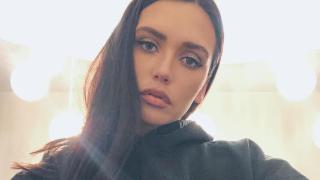 Руска певица публикува пикантна СНИМКА от леглото си
