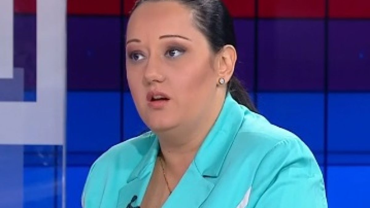 Павлова с първи думи след бомбата, че ще става евродепутат 