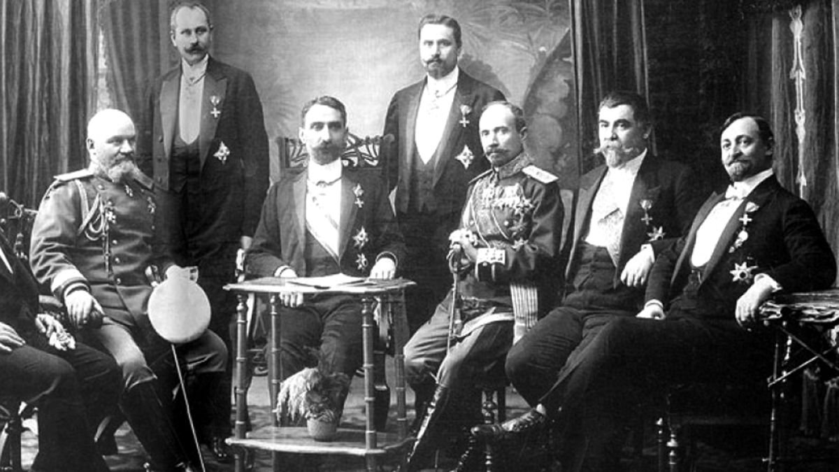 Лицемерна дипломация, лошо управление и Балканският съюз са класически пример  на измяна спрямо родината ни