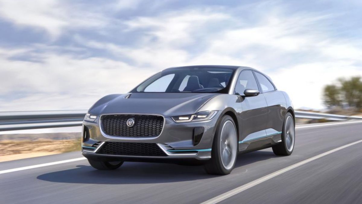 Jaguar I-PACE спечели три престижни награди в Щутгарт (СНИМКИ/ВИДЕО)