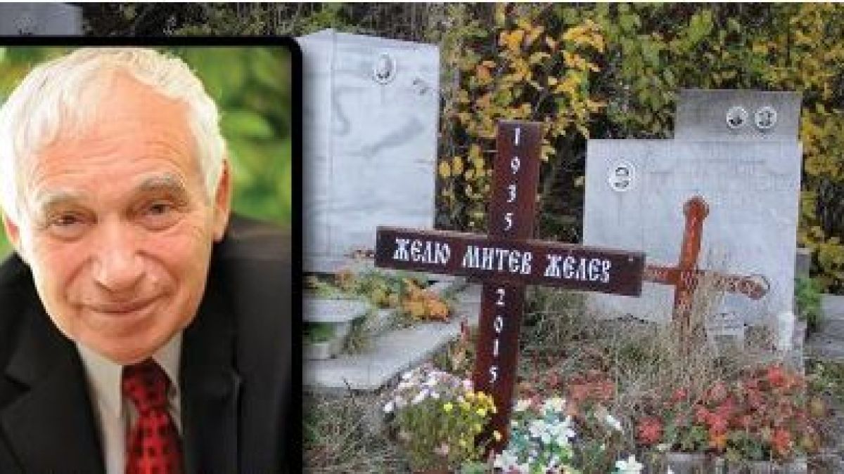 Не е за вярване кой посещава всеки месец гроба на Желю Желев и какво прави там!