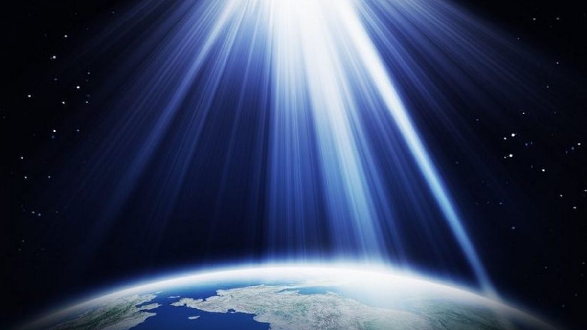 NASA прекъсна предаване от МКС поради появата на мистериозни лъчи (ВИДЕО)