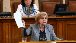 Менда Стоянова за субсидиите: Съдът ще реши дали...