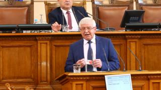 Кирил Ананиев: НЗОК ще се лицензира като застраховател