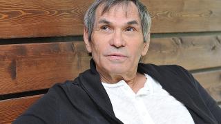 Мистериозен инцидент или опит за убийство: Известен музикант е между живота и смъртта (СНИМКИ)