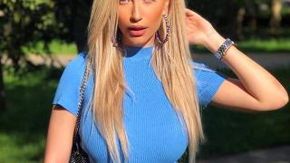 Падна голяма и дълго пазена тайна, свързана с огромните гърди на Тита!
