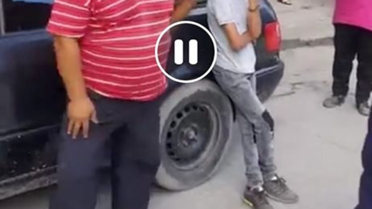 Този мазен циганин вбеси мрежата с бруталната си жестокост (СНИМКИ/ВИДЕО 18+)