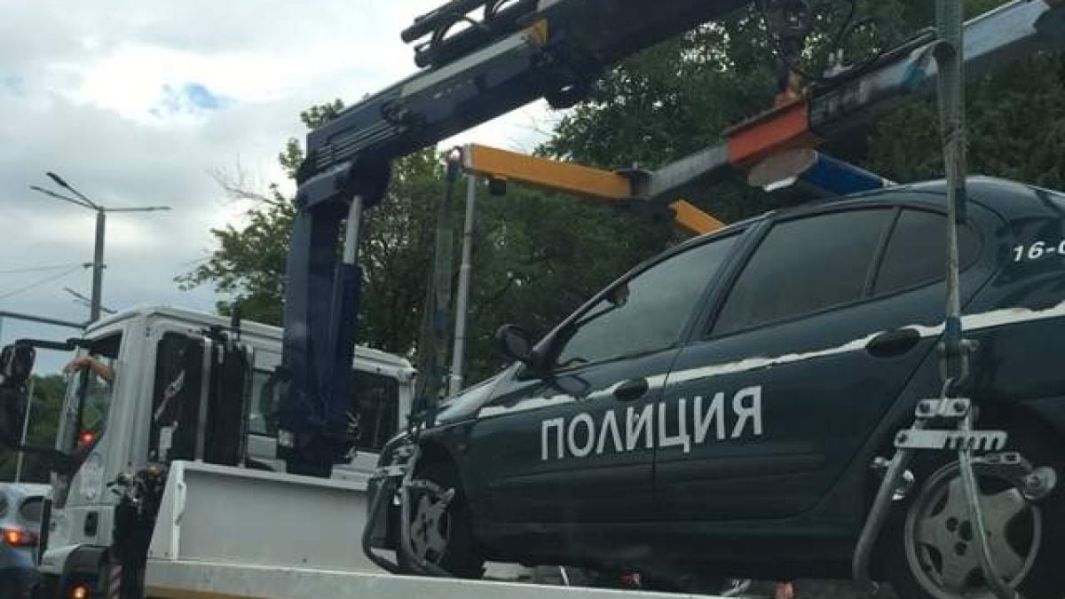 Чудо невиждано с полицейска патрулка в Пловдив (СНИМКИ)