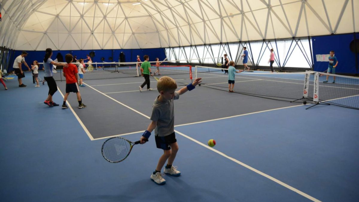 Летният тенис лагер "MG Tennis club" със специални БИО изненади!