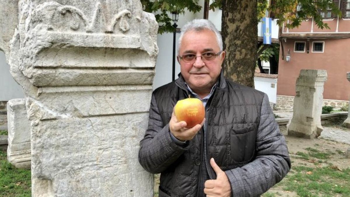 Пловдивски фермер отглежда ябълка за 95 000 евро! 