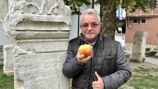 Пловдивски фермер отглежда ябълка за 95 000 евро! 
