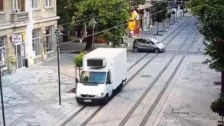 Бус направи големи поразии на "Графа" (ВИДЕО)