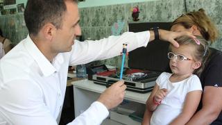 Шокиращата истина как влияят телевизорите, GSM-ите и таблетите на очите