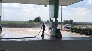 Бял бус спря да зарежда гориво на "Тракия" и... (СНИМКИ)