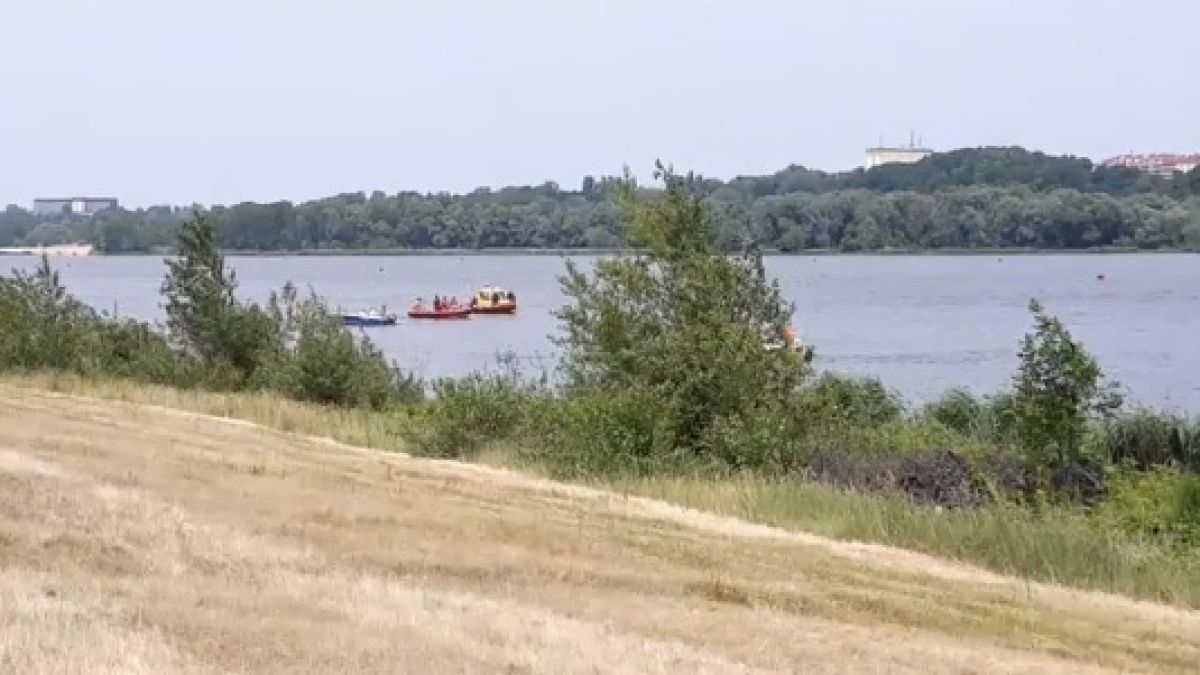 Ужасяваща трагедия по време на авиошоу в Полша (ВИДЕО)