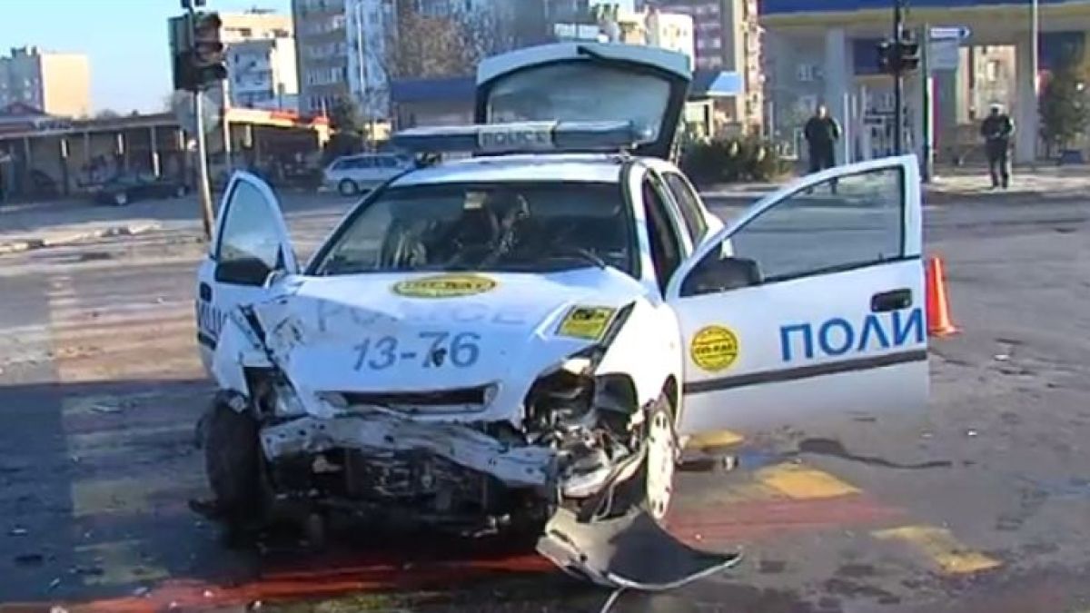 Съобщиха най-лошата новина след бруталния челен удар с патрулка на "Хемус"