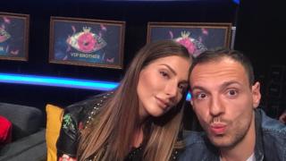 Петканов пусна видео как мачка гърдите на Богданска (СНИМКИ 18 +)