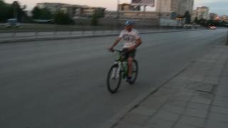 Сексуален маниак от "Люлин" кара колело и... (СНИМКИ)