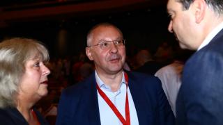Станишев към БСП: Никога не е късно да изпаднеш в нелепо положение