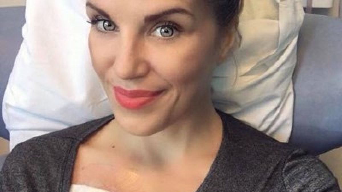 Огромна трагедия сполетя поетесата Маргарита Петкова само дни след сватбата на дъщеря ѝ
